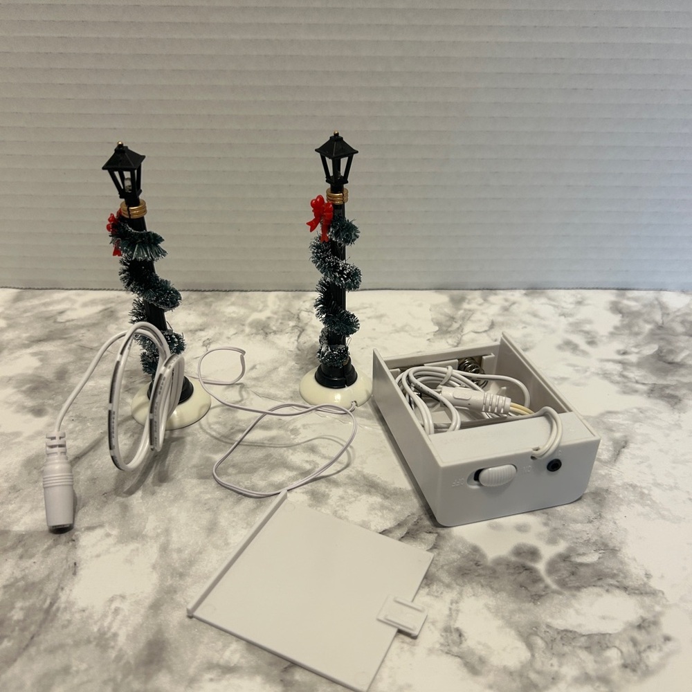 Department 56 Festive Lamp Post Set with Green Accents